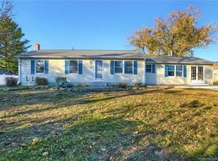 41 Church St, Old Saybrook, CT 06475