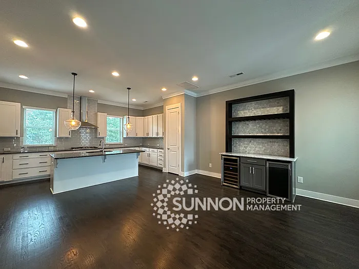 3 bed, 3.5 bath, 2926 sqft, $3,550 — Photo 3