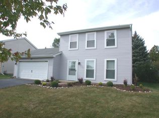 24 Chaucer Ln, Streamwood, IL 60107