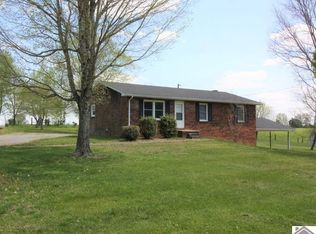 1828 South Rd, Cadiz, KY 42211