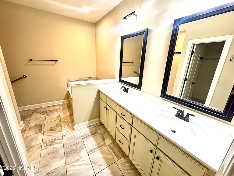2301 Sweet Bay Dr #B — Photo 8
