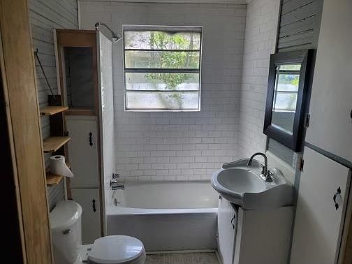 3rd image of 922 Avenue K #A