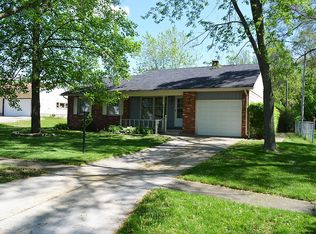 907 Walnut Ln, Crown Point, IN 46307