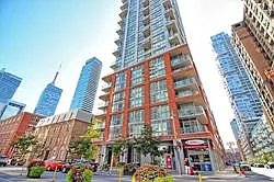 126 Simcoe St #1106