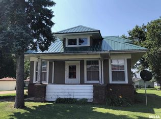 302 W Main St, Victoria, IL 61485