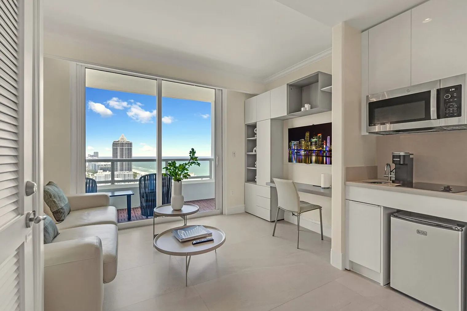 Studio, 1.0 bath, 538 sqft, $10,353 — Photo 2
