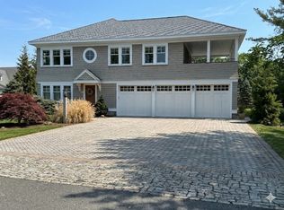 10 Friedenfels St, Salisbury, MA 01952