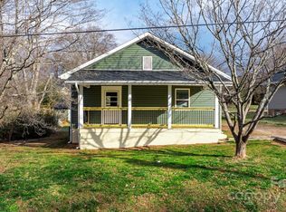 152 17th St SE, Hickory, NC 28602