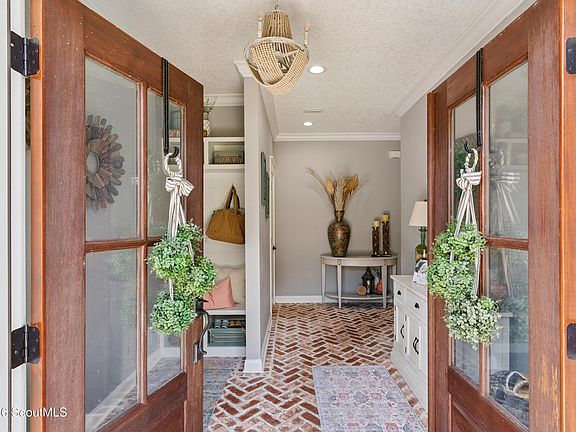 3rd image of 1034 Captains Cove Way