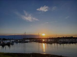 26 Beacon St APT 104, Winthrop, MA 02152