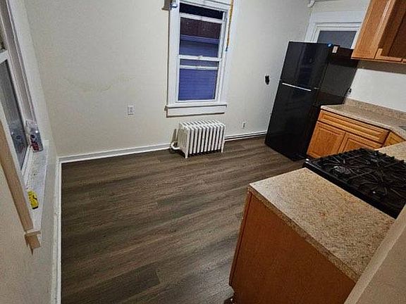 4th image of 8 Muller Ave #1