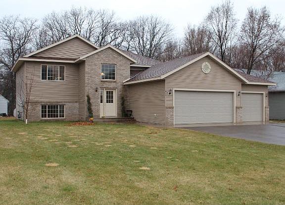 2nd image of 917 4th Ave E