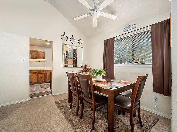 5th image of 413 Pepper Mill Ln