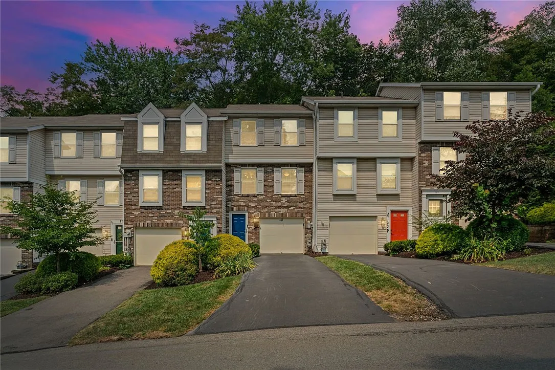 141 Rossmor Ct photo 1