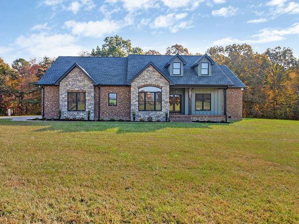 114 Hutchinson Dr, Jamestown, TN 38556