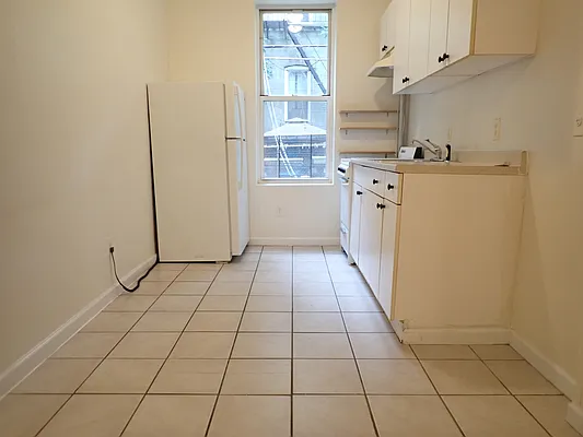 Rented by Hakeem Shahid, LREB | media 22