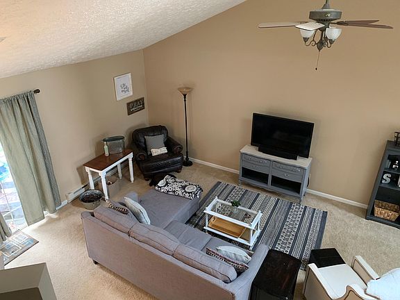 3rd image of 106 Falling Water Cir
