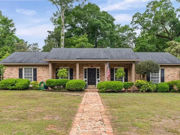 2212 Knollwood Dr, Mobile, AL 36609