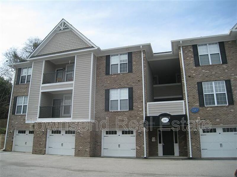 1st image of 210 Fountainhead Ln Unit 202