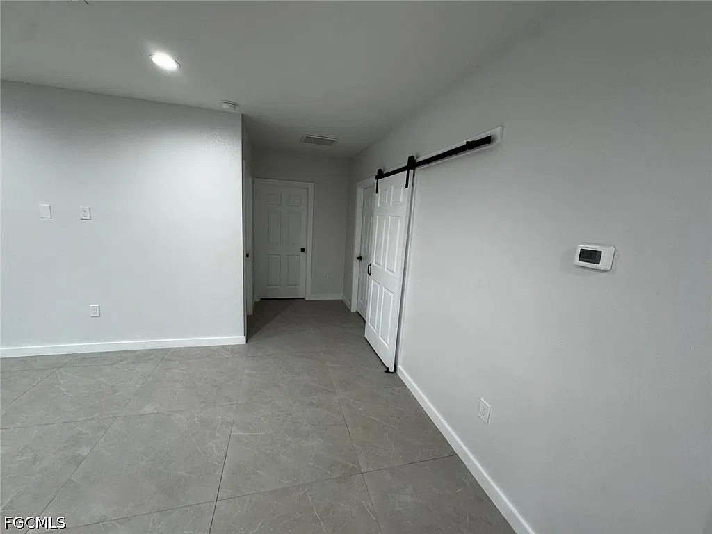 2 bed, 2.0 bath, 1189 sqft, $1,700 — Photo 4