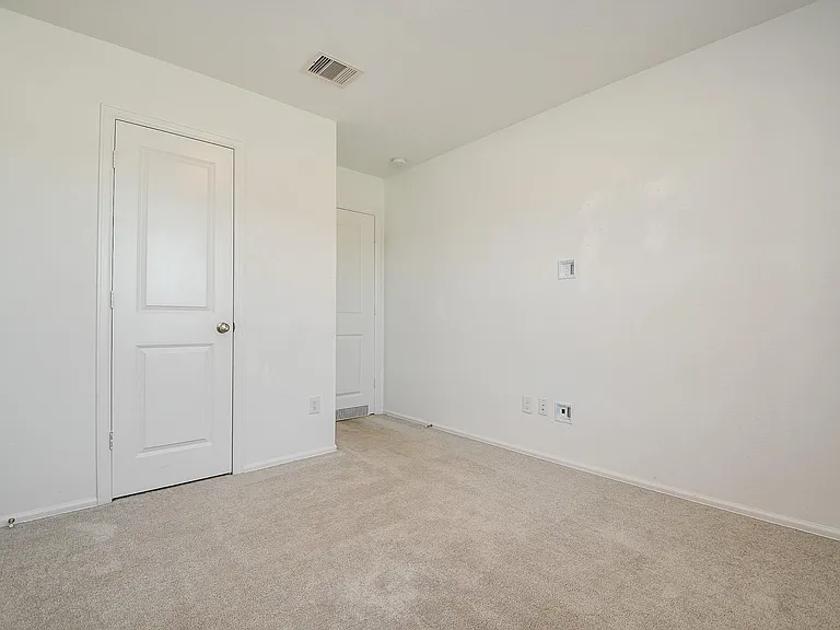 1460 Twilight Green Dr — Photo 18