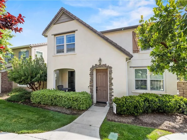 28292 Via Sonata Dr, Valencia, CA 91354