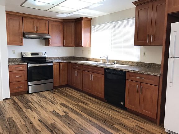 2nd image of 408 Via Primavera Dr