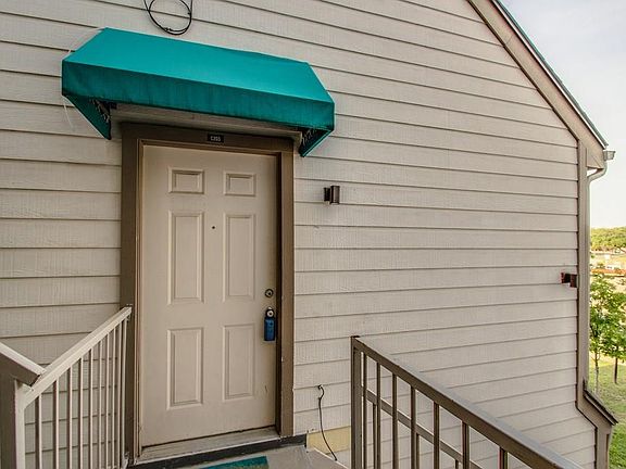 3rd image of 3113 Sondra Dr APT 203