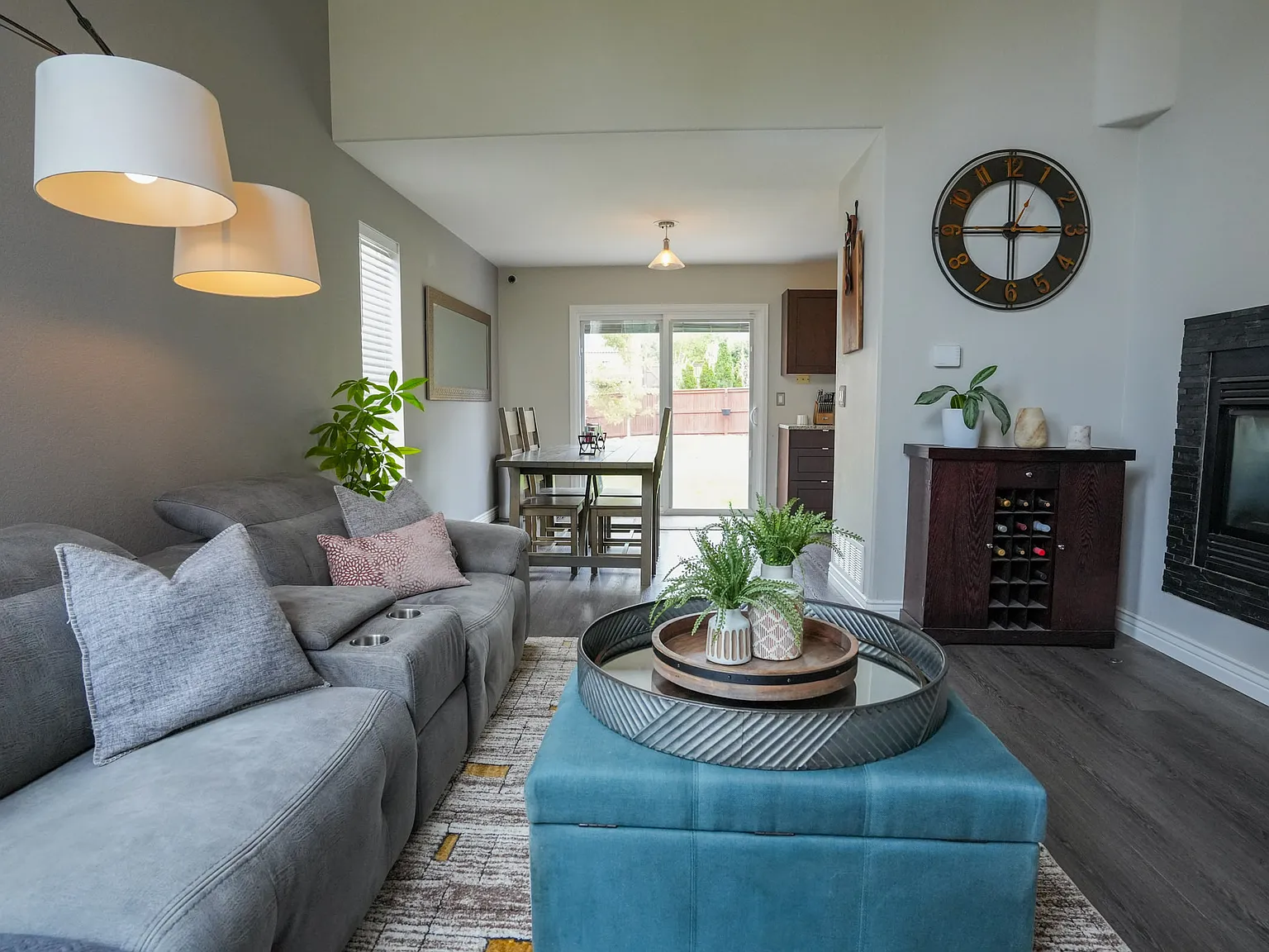 3 bed, 1999 sqft, $3,300 — Photo 4