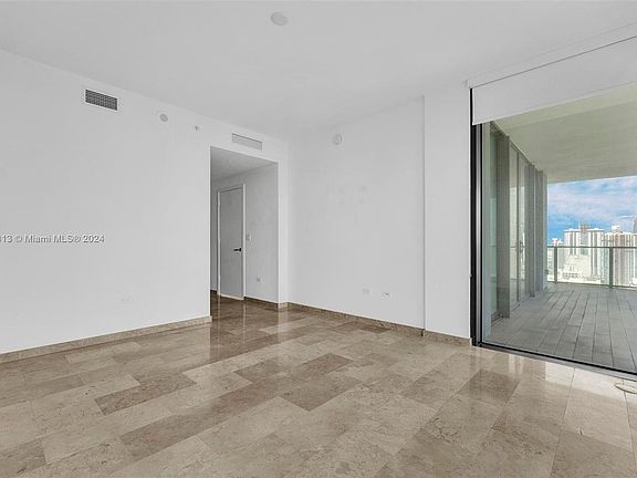 5th image of 68 SE 6th St #32-11-A11703313