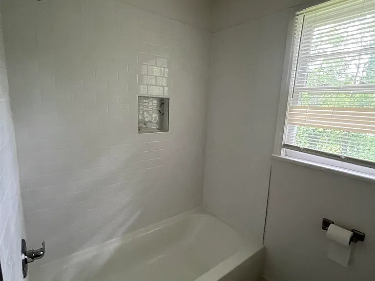 252 Westwood Dr — Photo 7