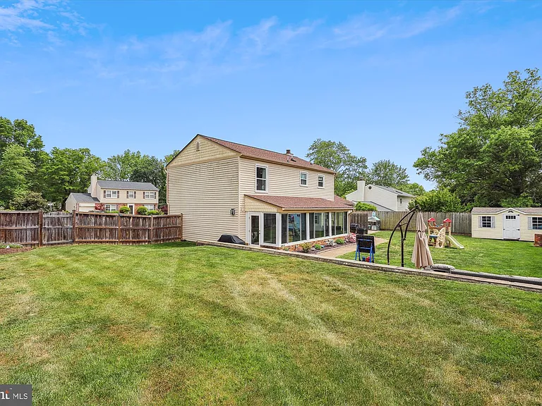 4555 Lantern Pl — Photo 3