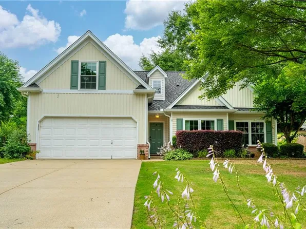 5279 Leecroft Dr, Sugar Hill, GA 30518