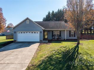 1469 Clear Creek Ln, Newton, NC 28658