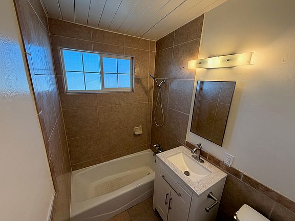 3rd image of 233 N 7th St APT 6