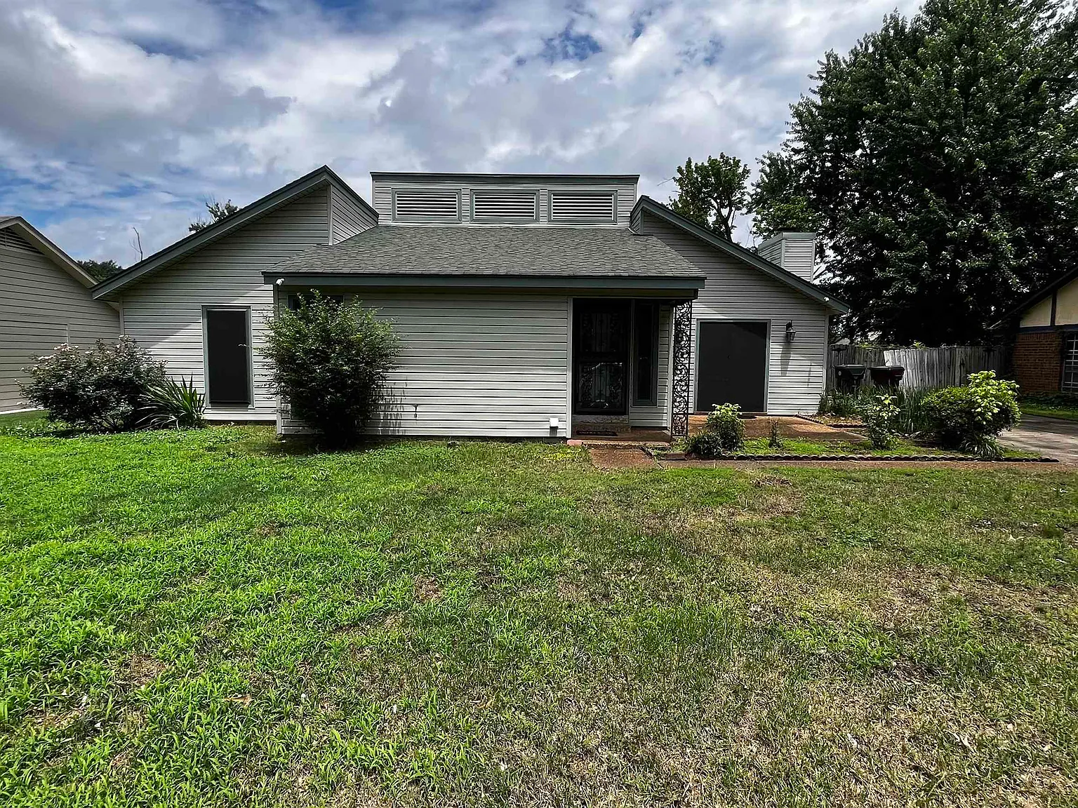 4 bed, 2.0 bath, 1557 sqft, $1,975 — Photo 1