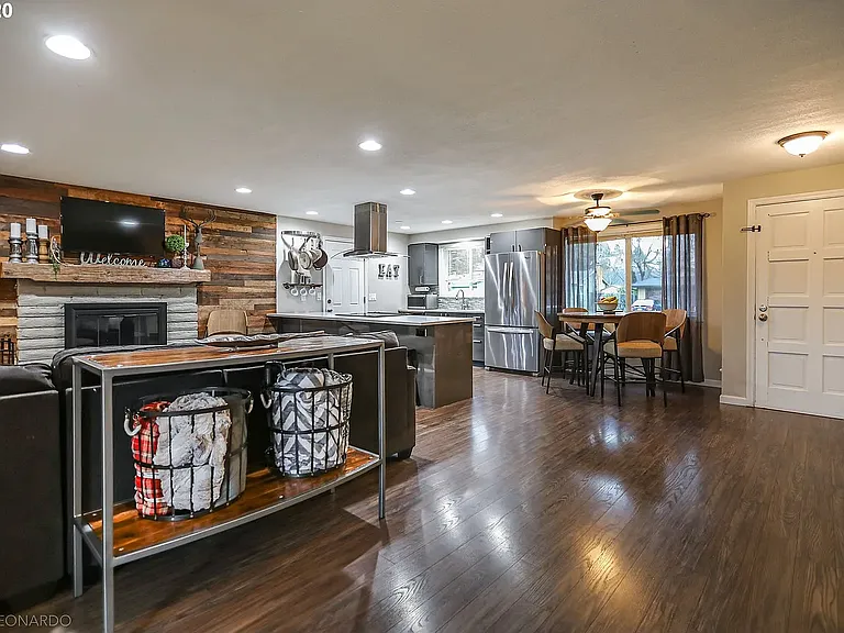 3551 NE 7th Ct — Photo 4