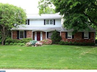 1407 Stoneleigh Rd, Wilmington, DE 19803