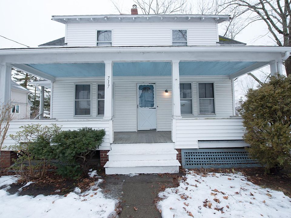 Front of House with large porch.
