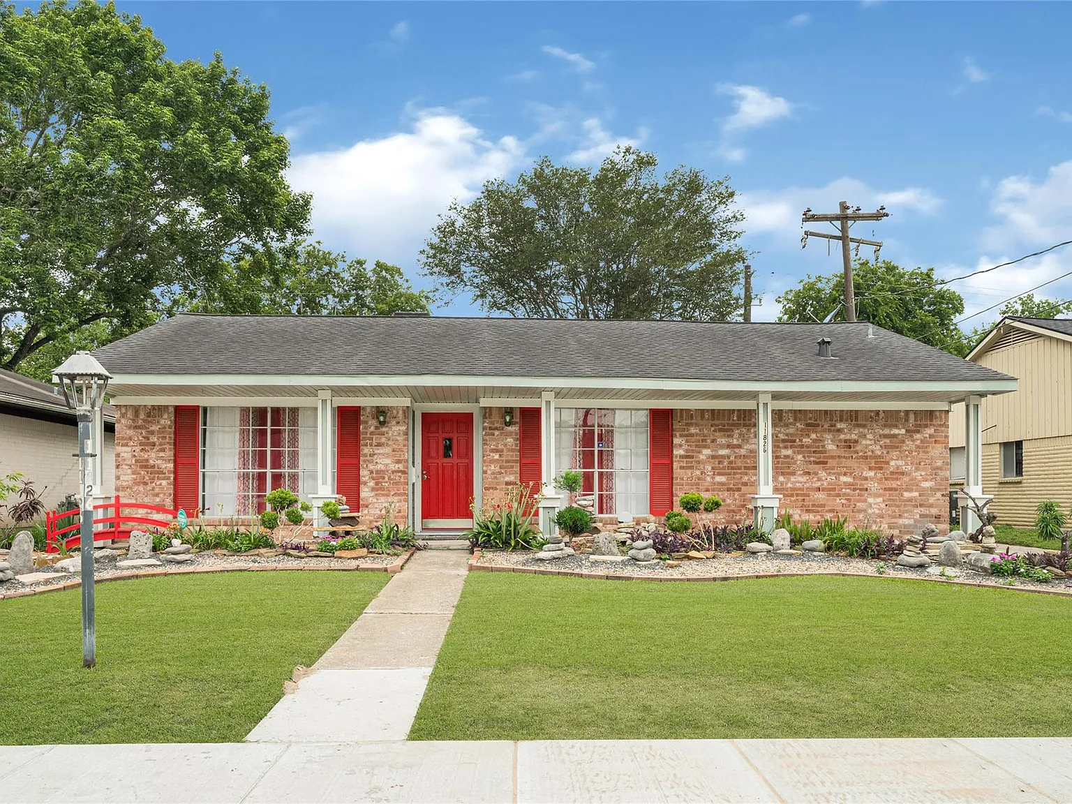 3 bed, 2.0 bath, 1801 sqft, $1,925 — Photo 1