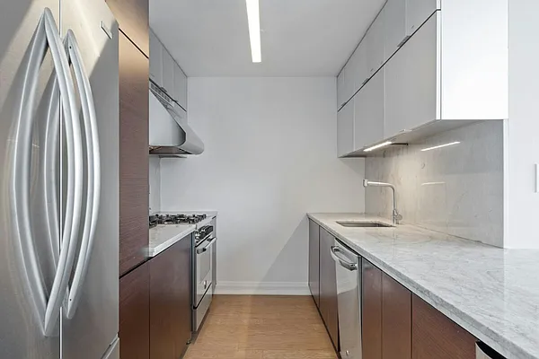 Rented by Greystar | media 4