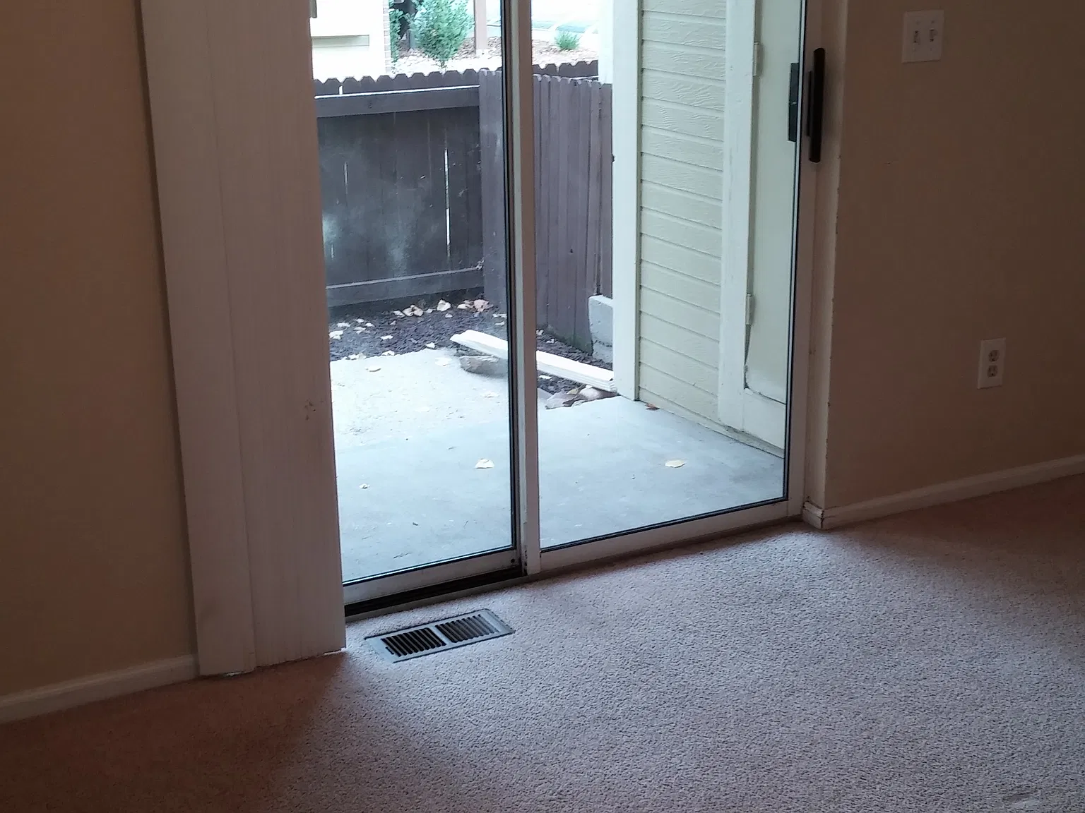 2 bed, 1200 sqft, $1,700 — Photo 2