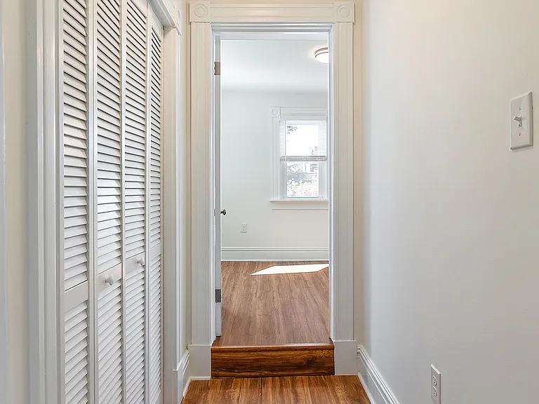 1619 W Grace St — Photo 40