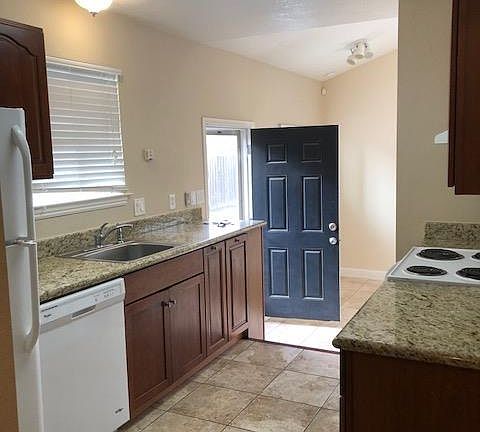 2nd image of 906 Dainty Ave APT 15