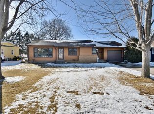 718 Stearns Ave, Paynesville, MN 56362