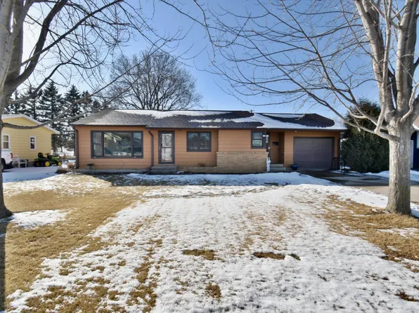 718 Stearns Ave, Paynesville, MN 56362