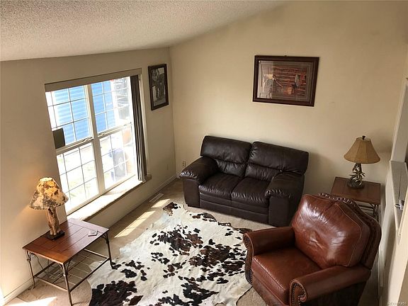 2nd image of 604 Olive Ln