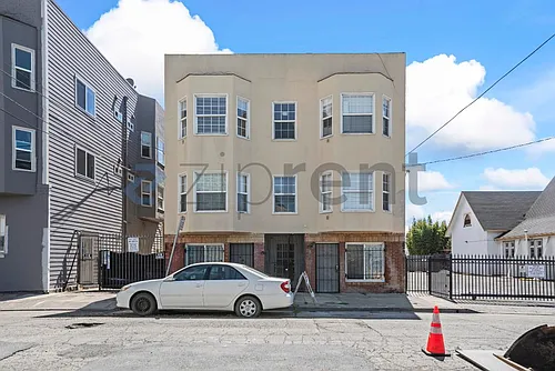 1532 8th Ave #5 Photo 1