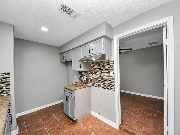 12623 Fern Forest Dr — Photo 13