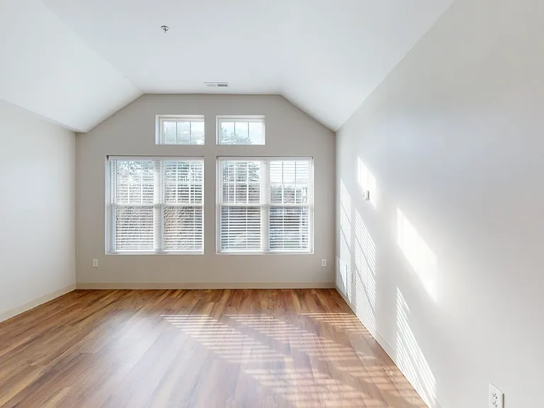 Union Place — Photo 31